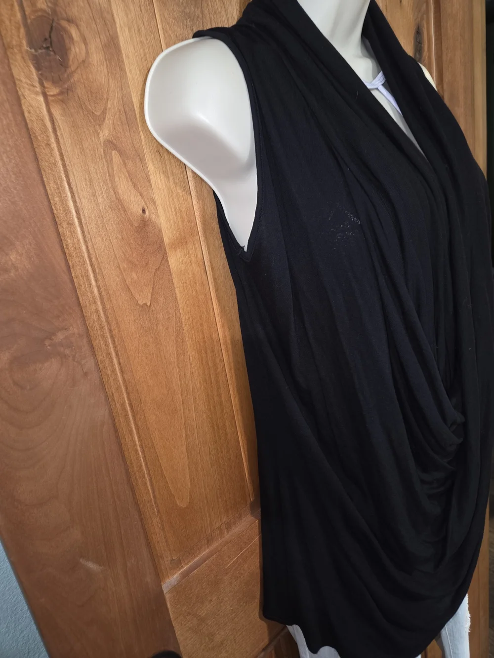 Jennifer Lopez chic sleeveless